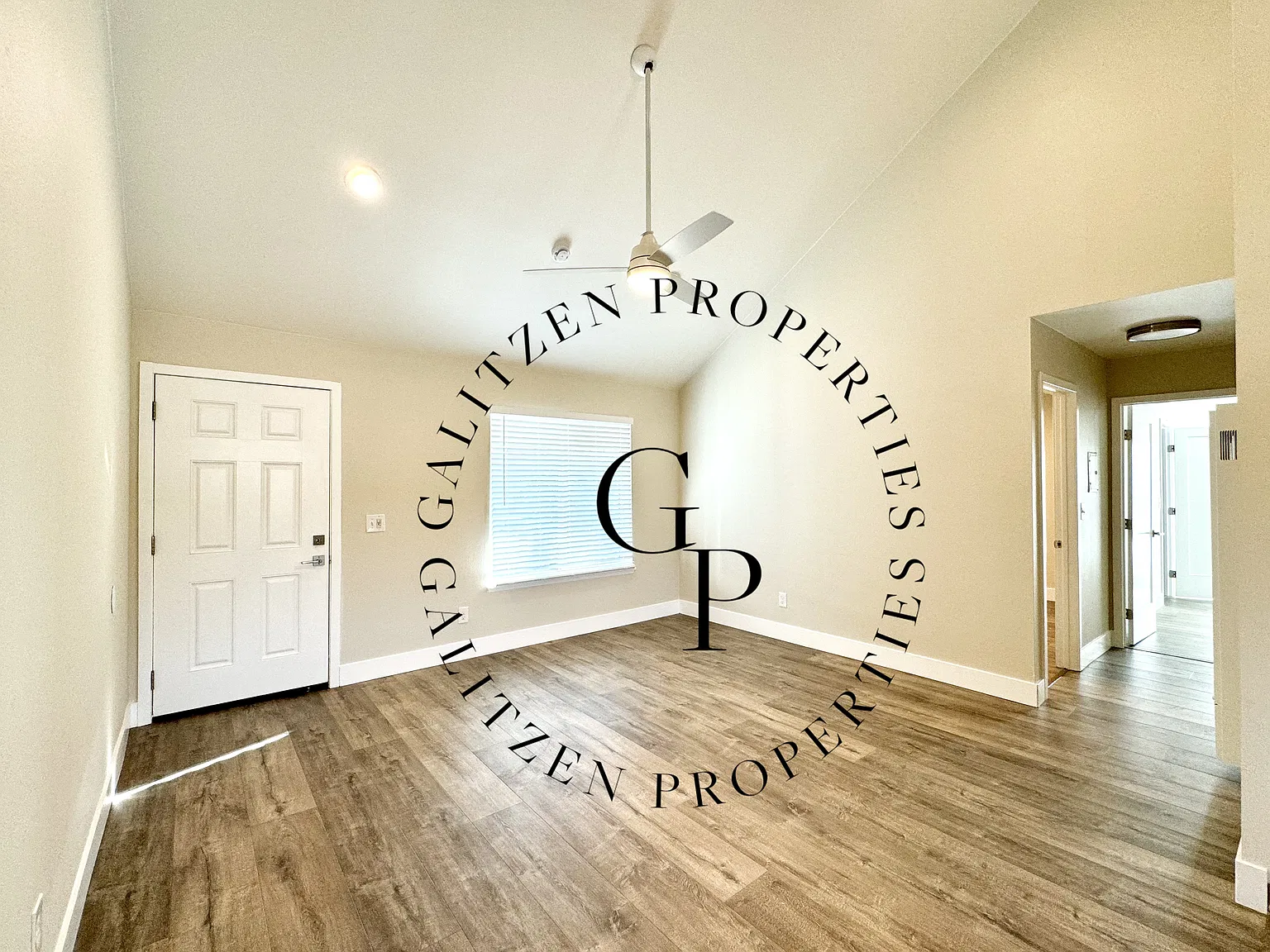 2 bed, 820 sqft, $2,850 — Photo 2