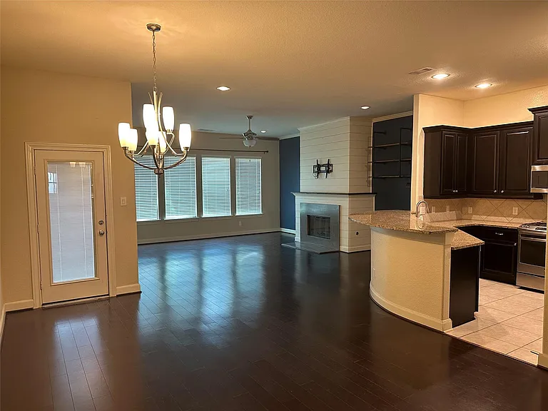 5151 Oasis Park — Photo 3