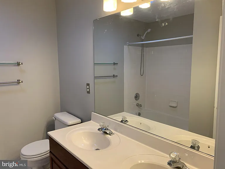 3384 Governors Crest Ct — Photo 29