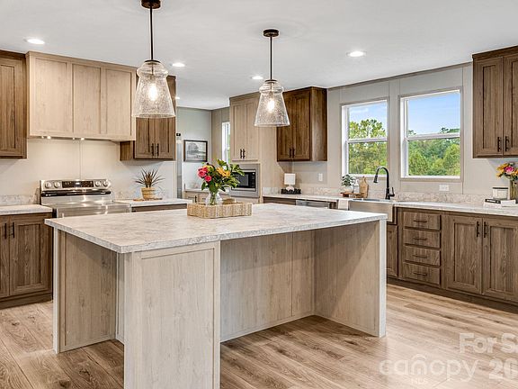 5th image of 823 Jupiter Rd