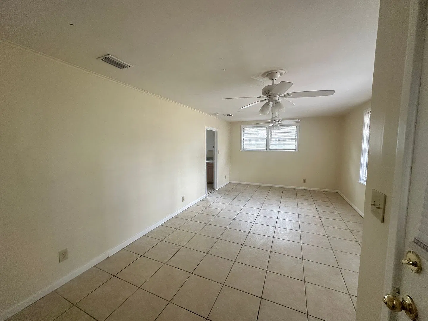 3 Bedroom Home close to VSU! — Photo 2