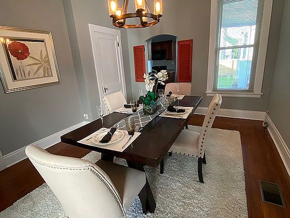 Bright rooms. Easy living! 