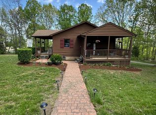 1524 Austins Rd, Gladstone, VA 24553