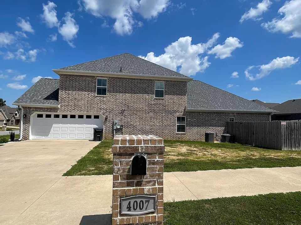 4007 Sandra Ln