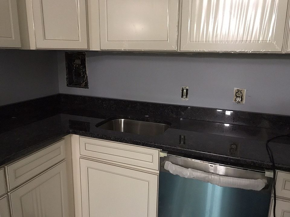 1st image of 7 Canterbury Sq APT 402