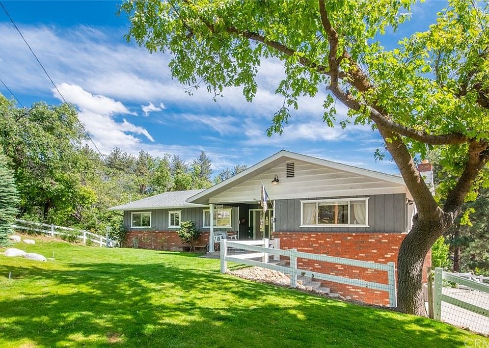 1st image of 39389 Clearwater Dr