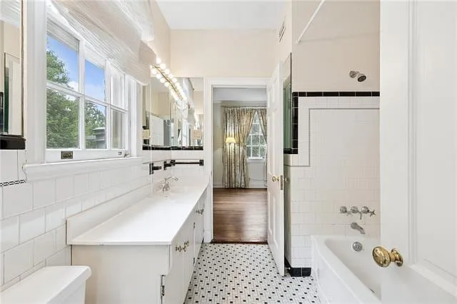 141 Homestead Ave — Photo 12