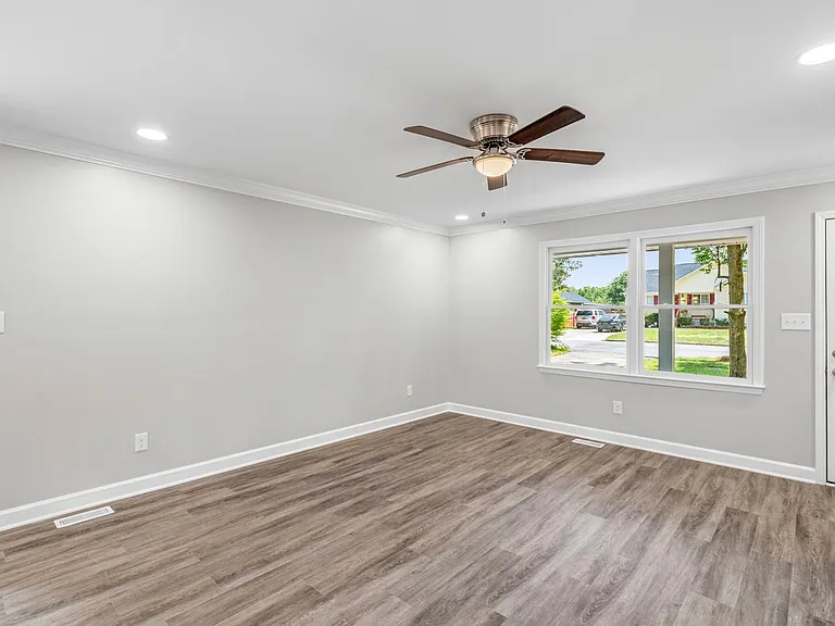4120 Elmyra Dr — Photo 5