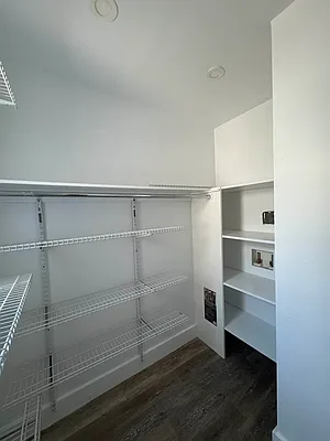 Rented by BRICK & GALO REALTY CORP | media 9