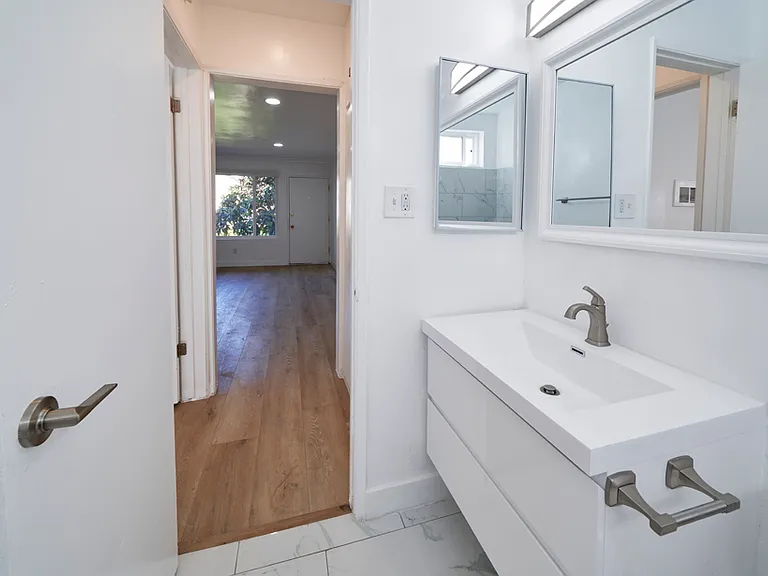 5222/5226 Lexington Ave — Photo 12