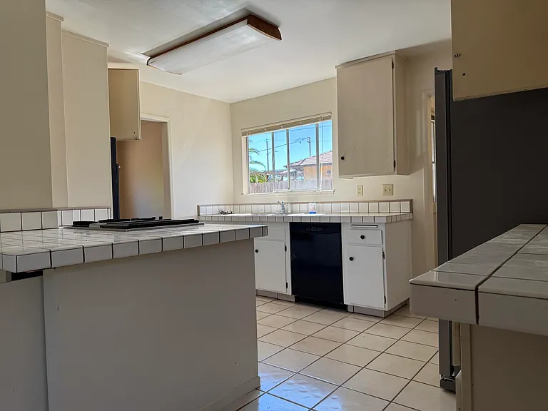 4675 Verdugo Pl — Photo 7