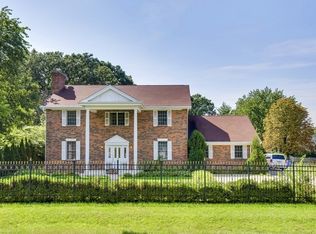 10154 Meadow Ln, Des Plaines, IL 60016