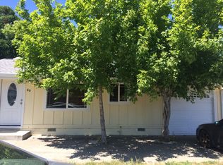 30 Oak Knoll Ave, Lakeport, CA 95453