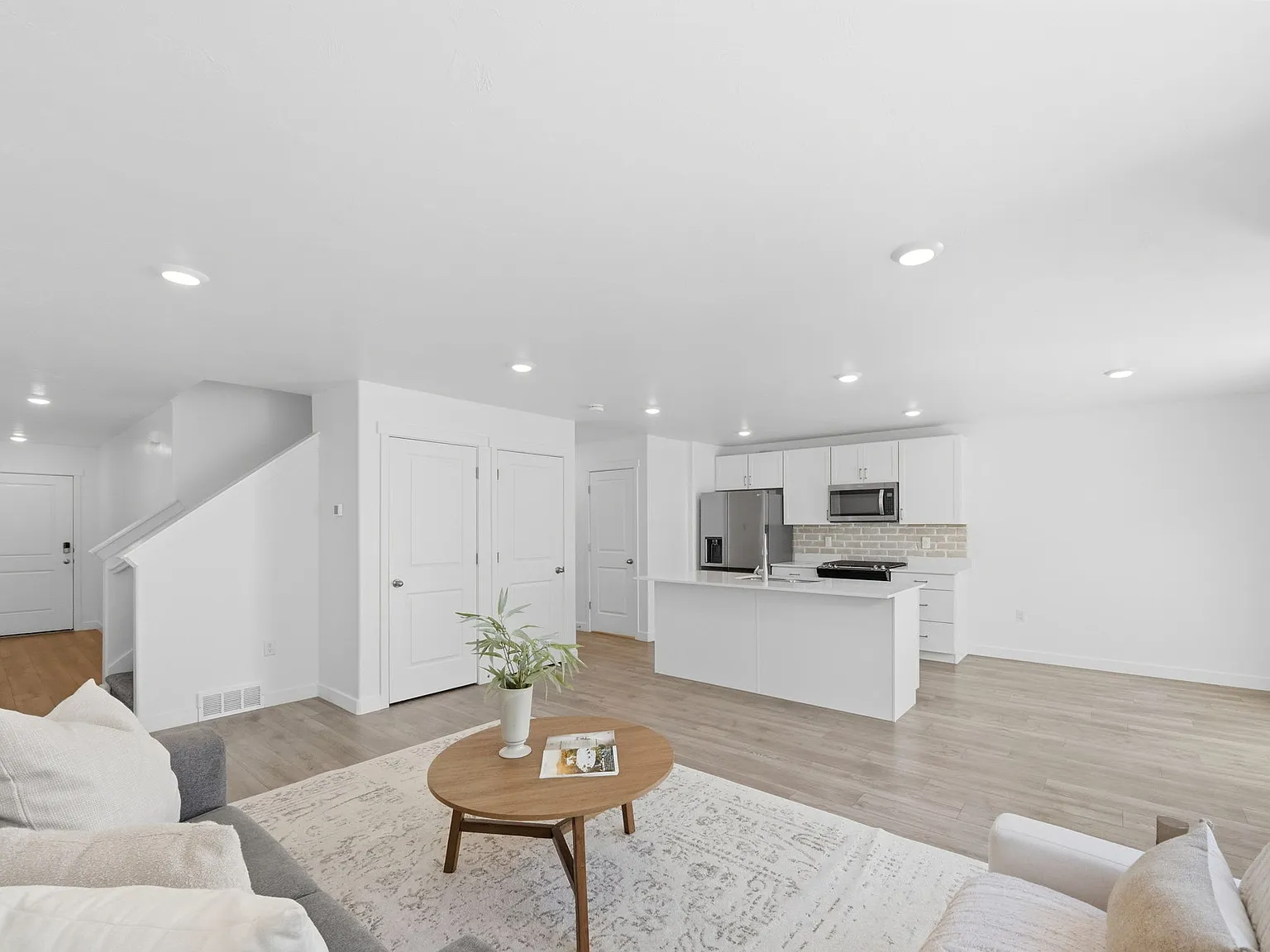 1795 East Fall Street - 1 — Photo 3