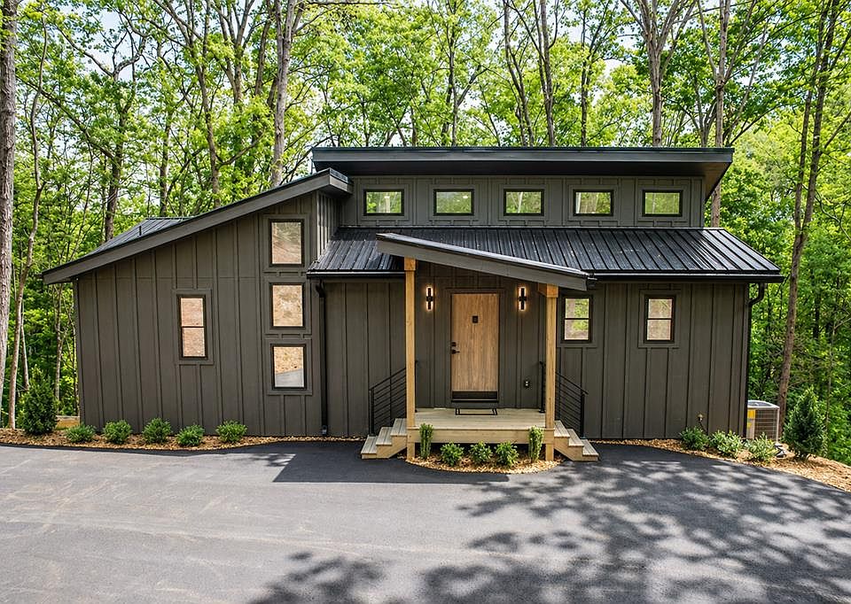 1st image of 26 Grace Dr