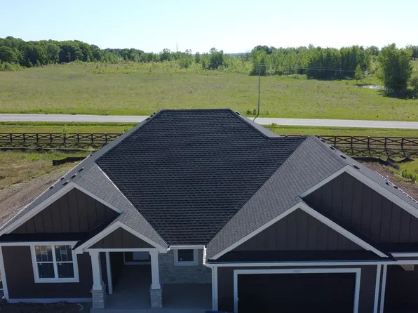 9800 N Migratory COURT, Mequon, WI 53097