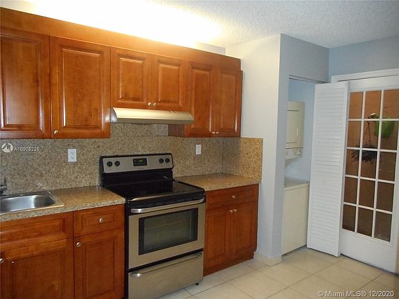 4th image of 1601 SW 120th Ave #1601