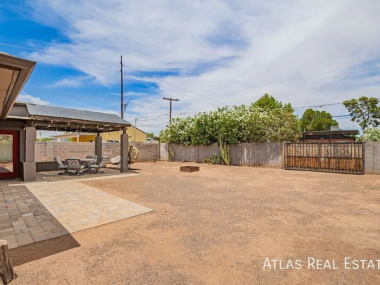 224 W Montecito Ave — Photo 29
