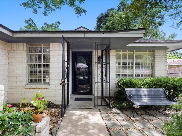3523 Pine Meadow Ln, Houston, TX 77039
