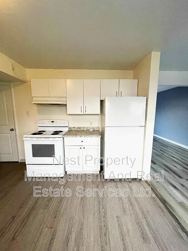 3 bed, 1.0 bath, $1,950 — Photo 2