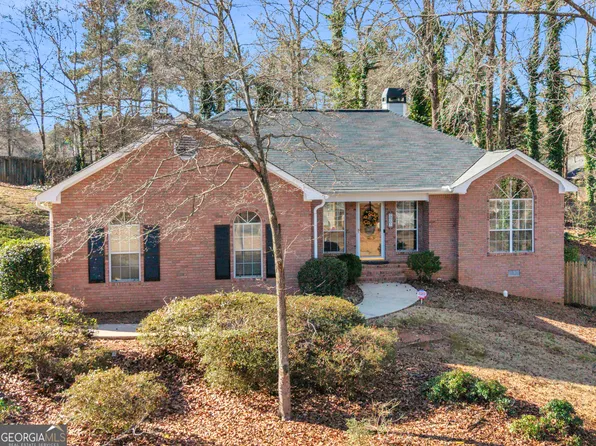 521 Horseshoe Cir, Stockbridge, GA 30281