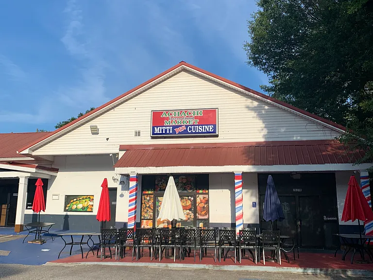 Restaurants along S Milledge towards Hwy 129 are within walking distance.