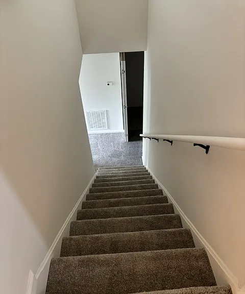 1165 Mount Rushmore Way #B — Photo 13