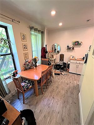 4th image of 400 E 78th St APT 9