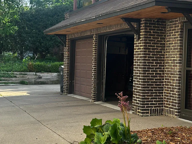 215 W Minnehaha Pkwy #2 — Photo 3
