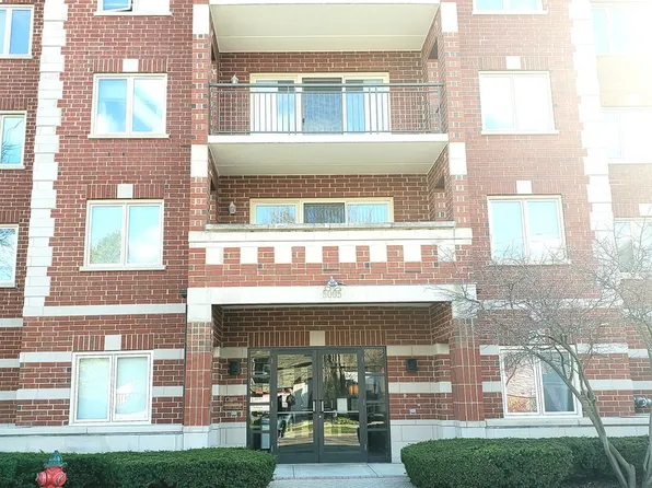 5005 Warren St APT 208, Skokie, IL 60077
