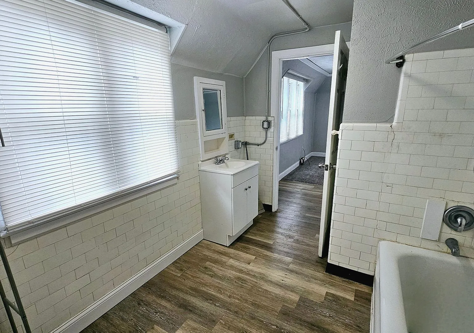 Baldwin Apts — Photo 3