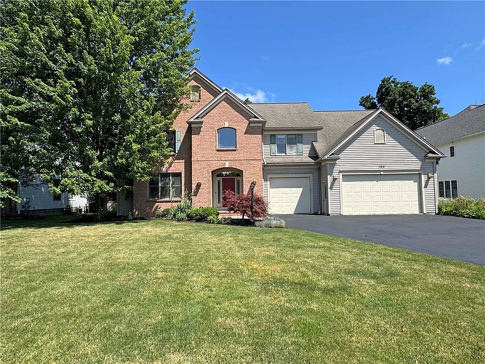 1st image of 162 Barclay Square Dr