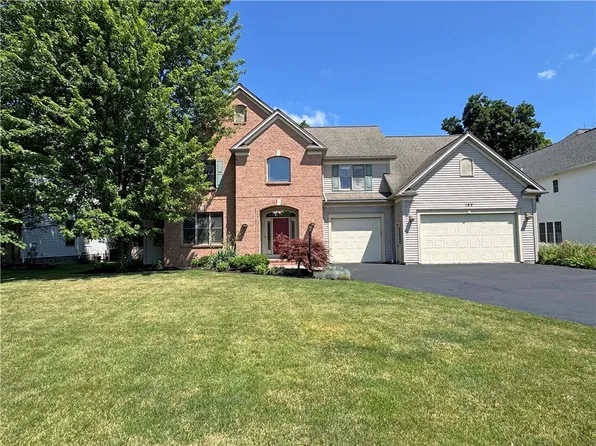 162 Barclay Square Dr, Rochester, NY 14618