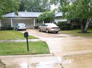 3135 Plum Island Dr, Northbrook, IL