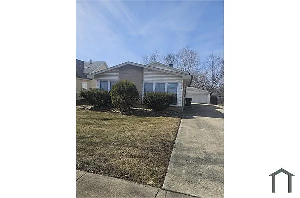 16516 Marshfield Ave photo 1