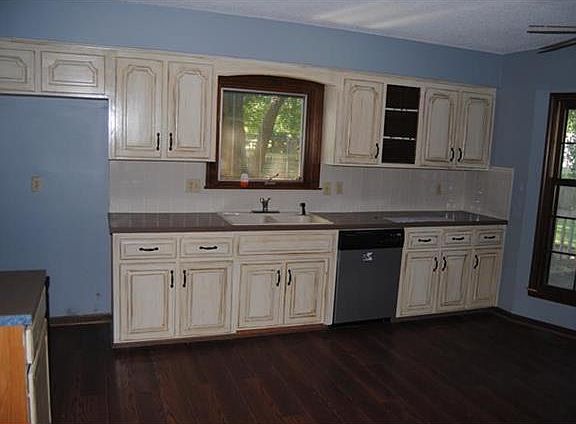 5th image of 504 NE Dogwood Cir