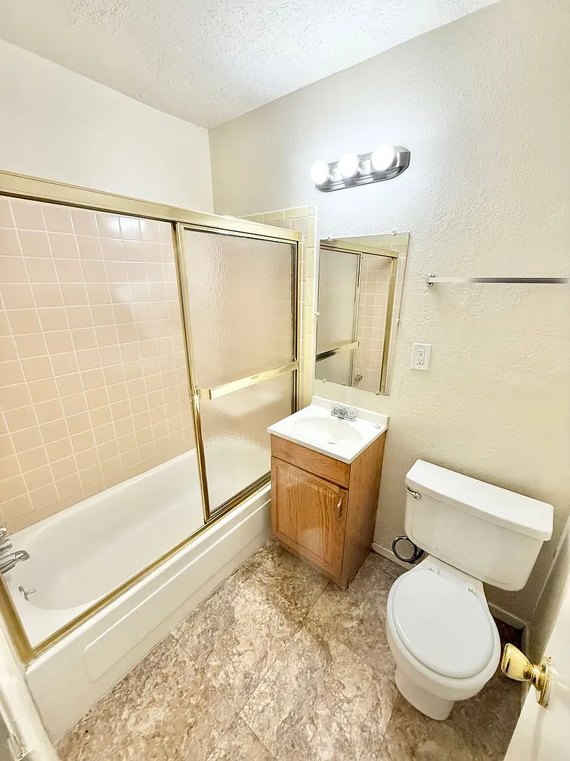 212 General Marshal St Ne — Photo 4