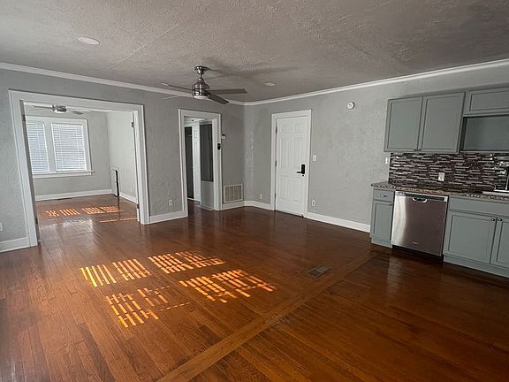 3rd image of 441 NW 28th St APT 2