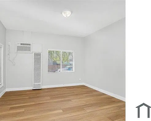3 bed, 1100 sqft, $2,700 — Photo 3