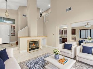 930 Primrose Ln, Corona, CA 92878