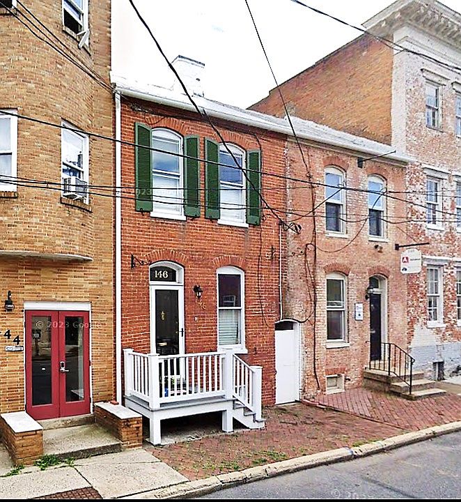 WELCOME TO 146 WEST PATRICK IN HISTORIC DOWNTOWN FREDERICK, only steps from downtown activities!