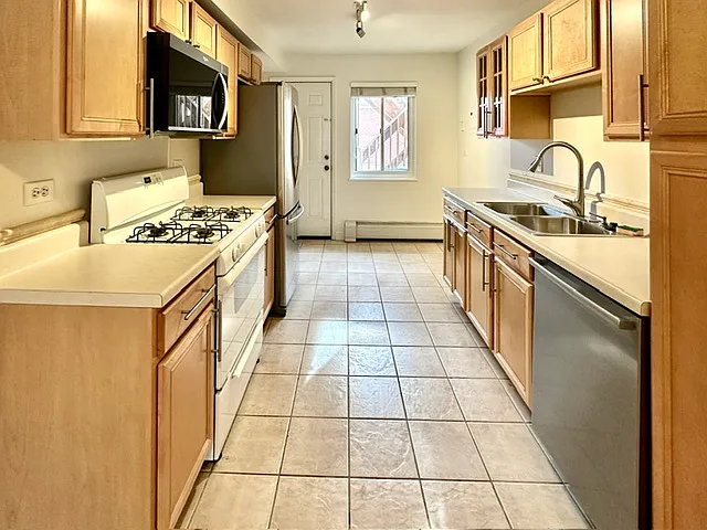6350 N Ridgeway Ave #2S — Photo 18