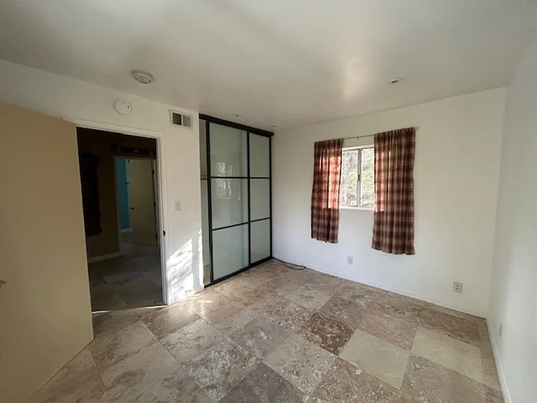 716 Barret Way — Photo 11