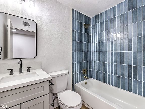 4th image of 4809 Sheppard Dr