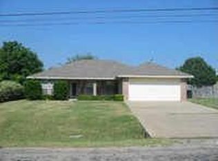 1000 S Jefferson St, Pilot Point, TX 76258