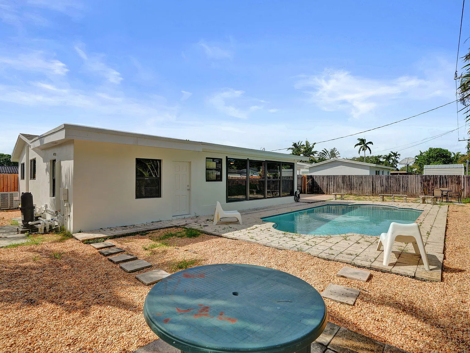 4 bed, 3.0 bath, 1968 sqft, $4,400 — Photo 4
