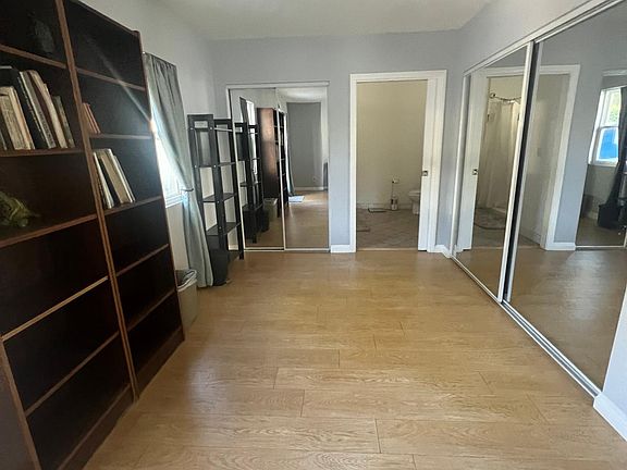 4th image of 529 E Las Flores Dr