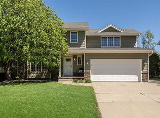 5429 NW 90th St, Johnston, IA 50131