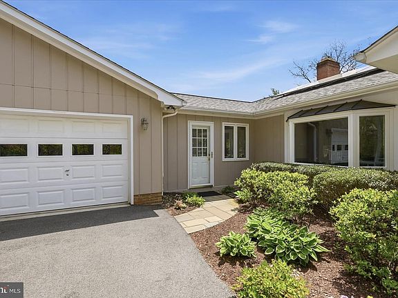 4th image of 620 Lake Serene Dr