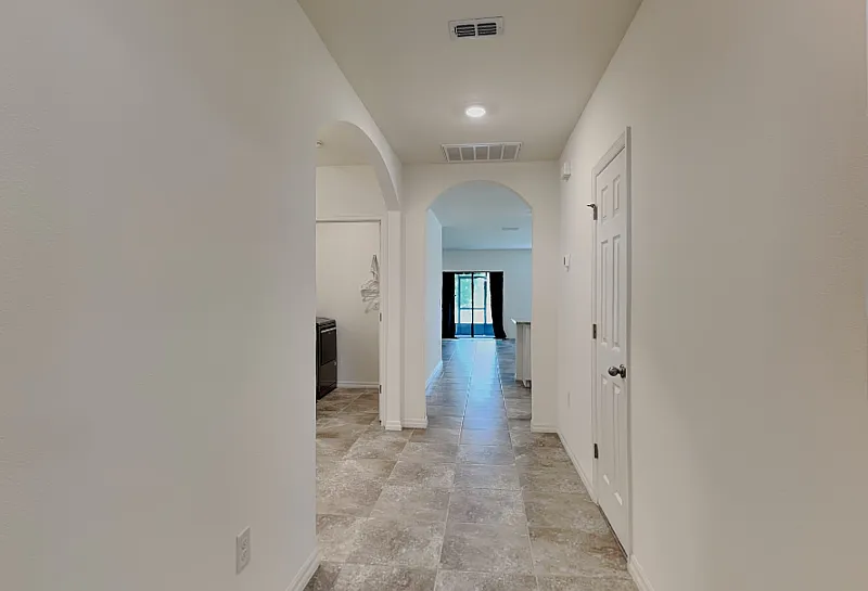 4 bed, 2.0 bath, 1934 sqft, $2,099 — Photo 2